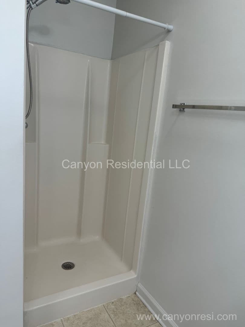 Raeford House: 323 Rushmore Court