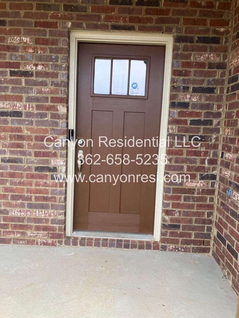 Toney House: 128 Ocean Spring Ave