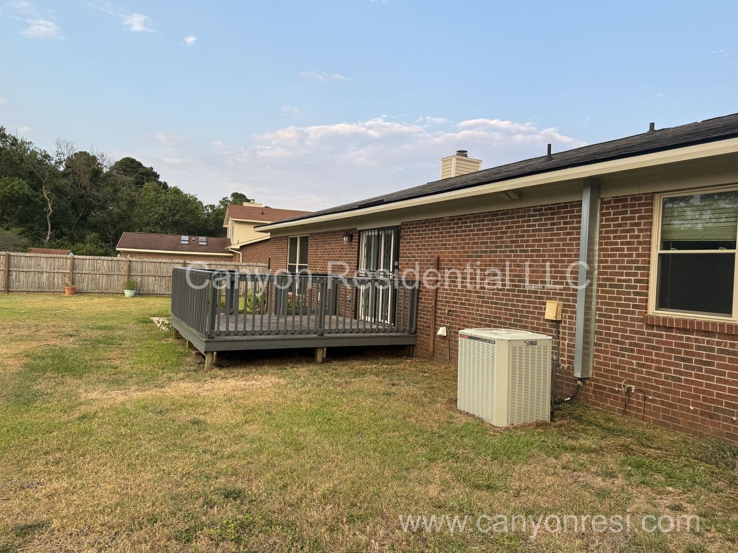 Fayetteville House: 6778 Weeping Water Run