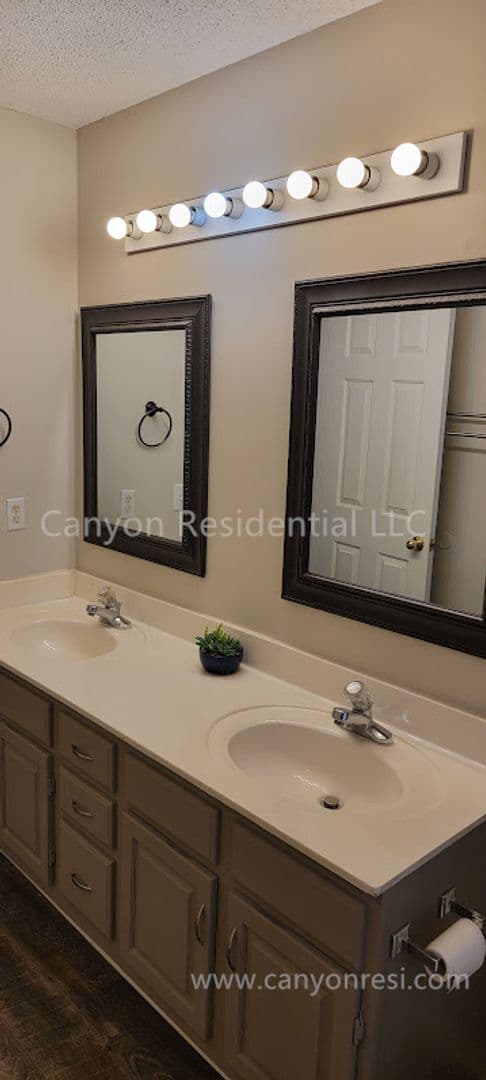 Chattanooga House: 2127 Morris Hill Rd