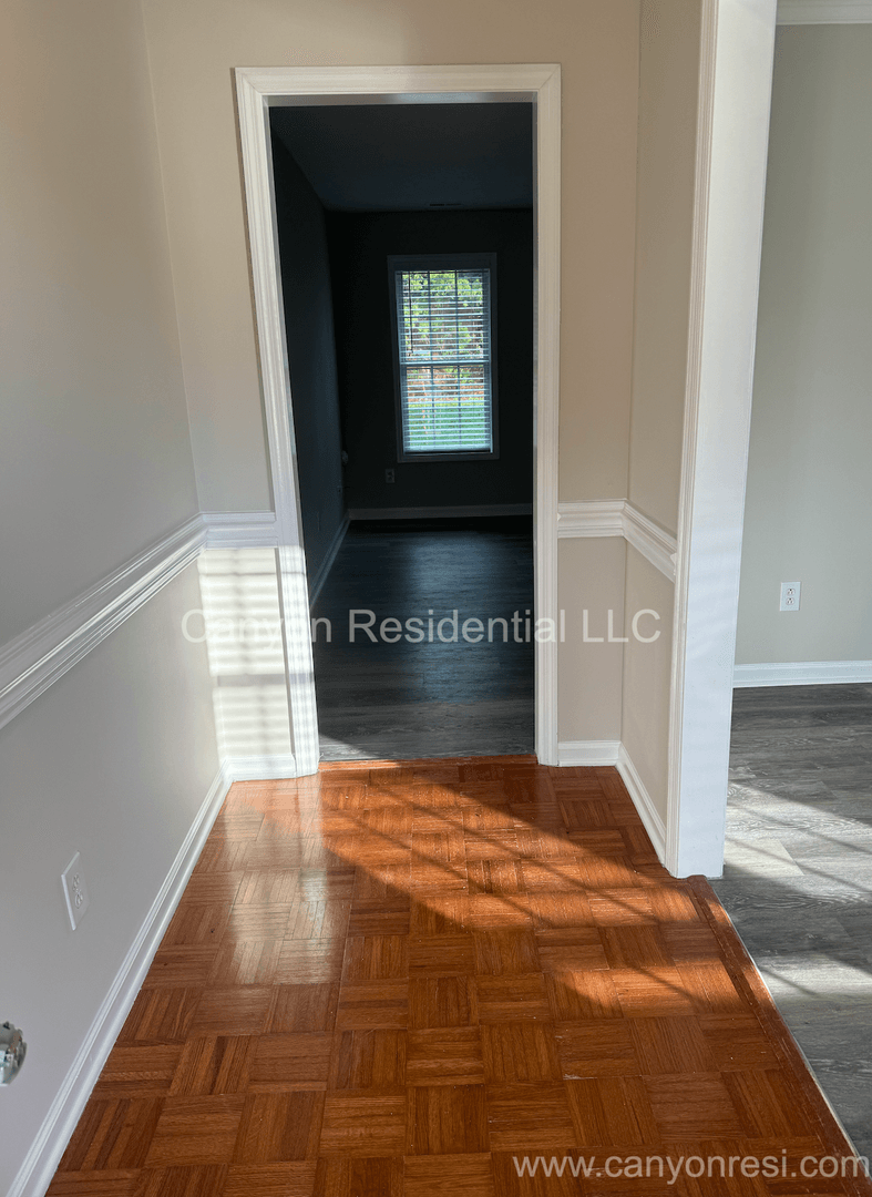 Raeford House: 229 Lakeside Road