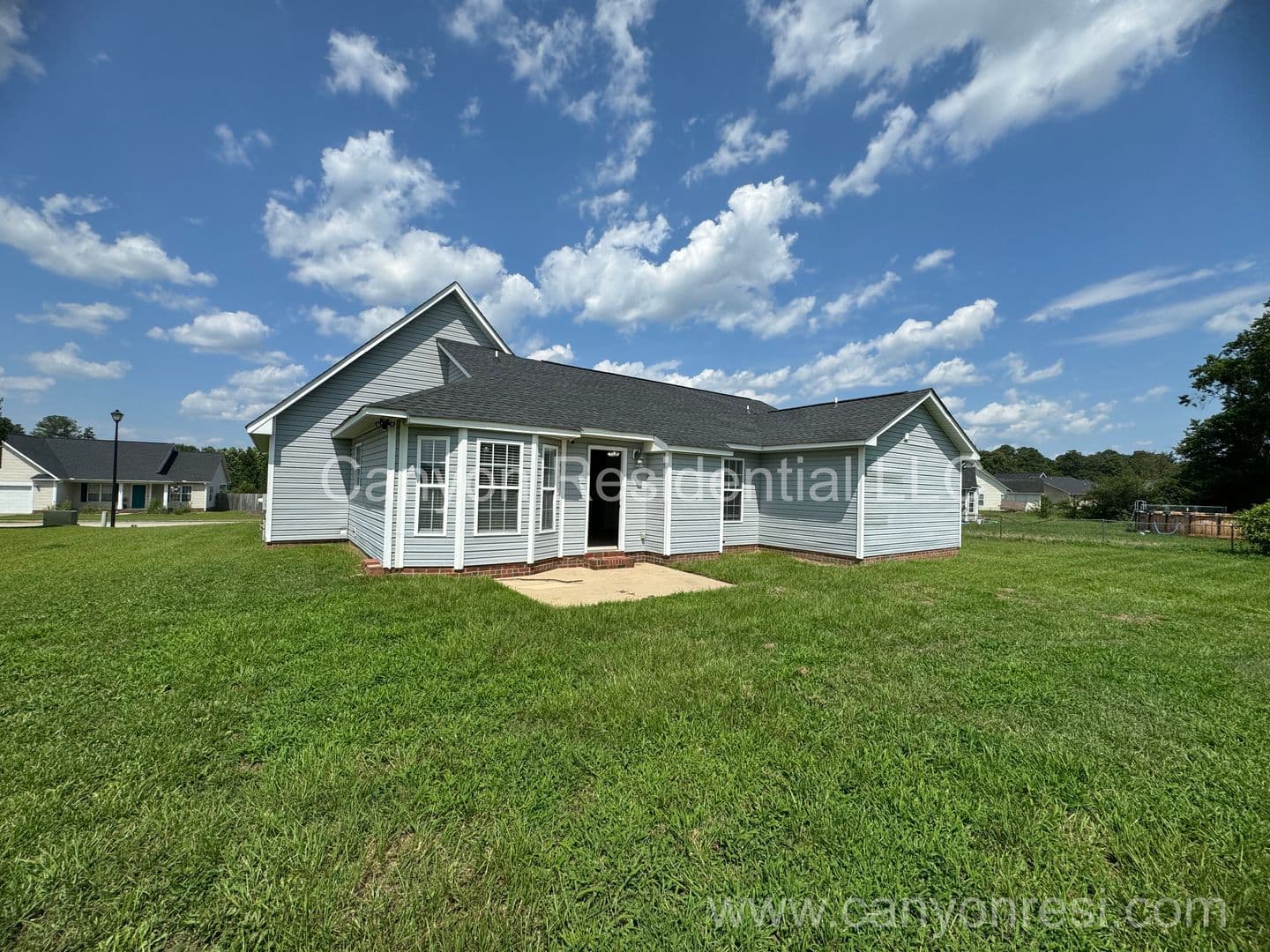 Raeford House: 323 Rushmore Court