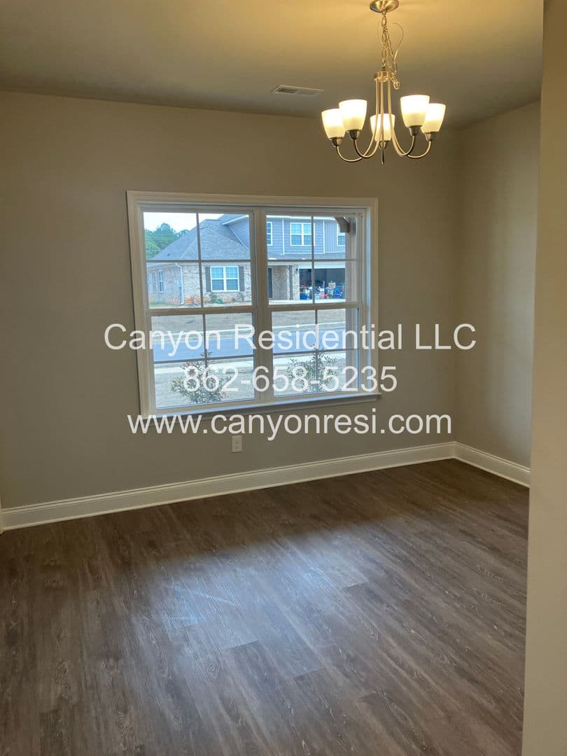 Toney House: 128 Ocean Spring Ave