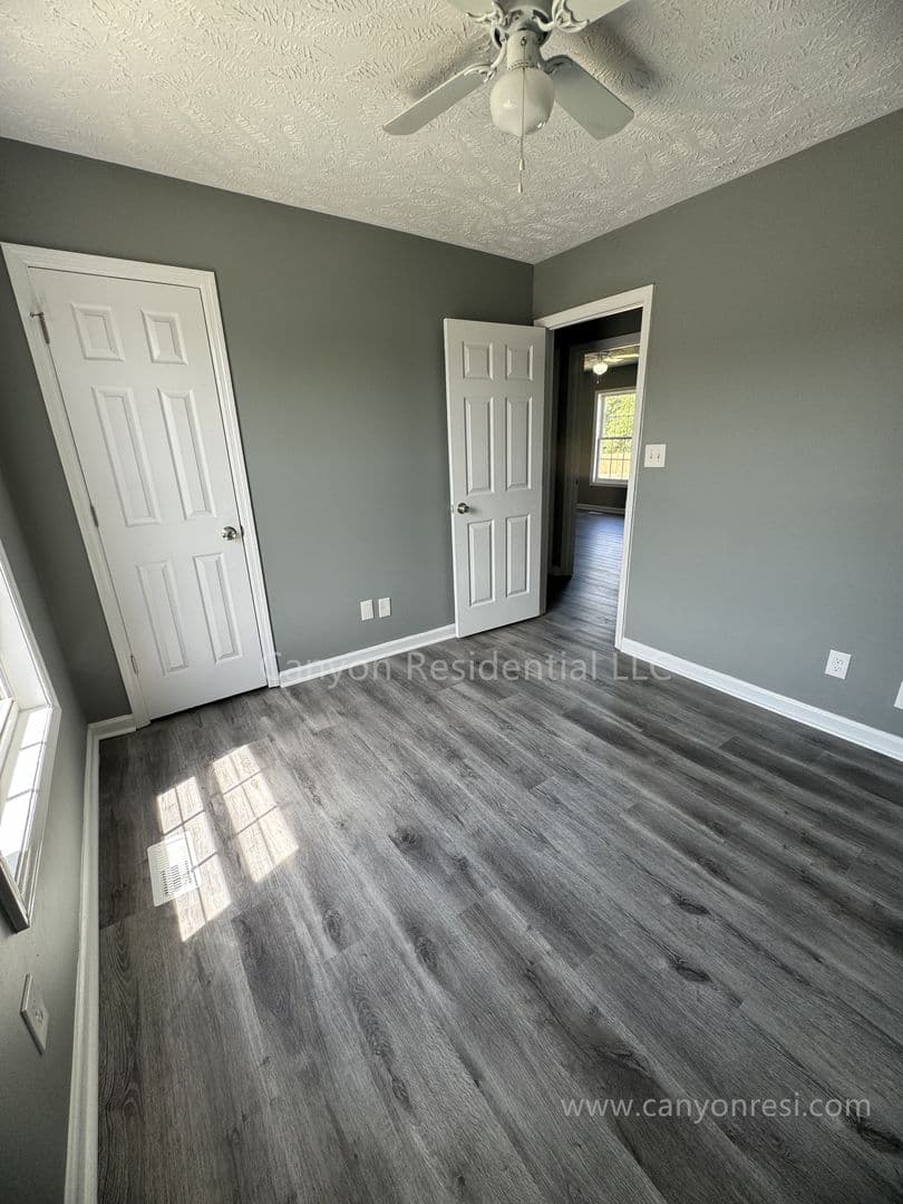 Hope Mills House: 1231 Alexwood Drive