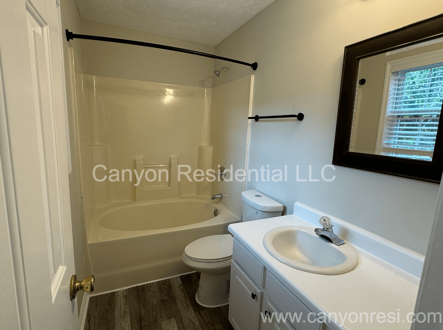 Raeford House: 229 Lakeside Road
