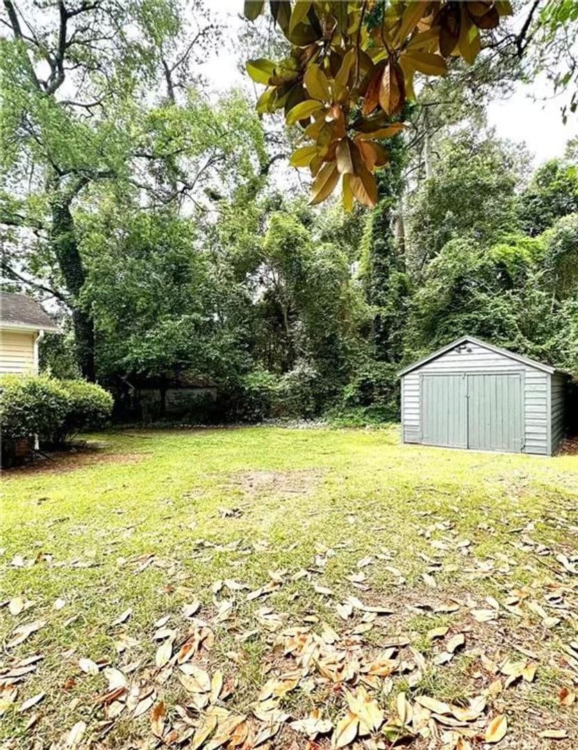 Fayetteville House: 211 Hull Road