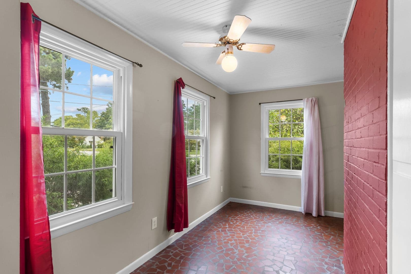 Fayetteville House: 415 Cape Fear Avenue