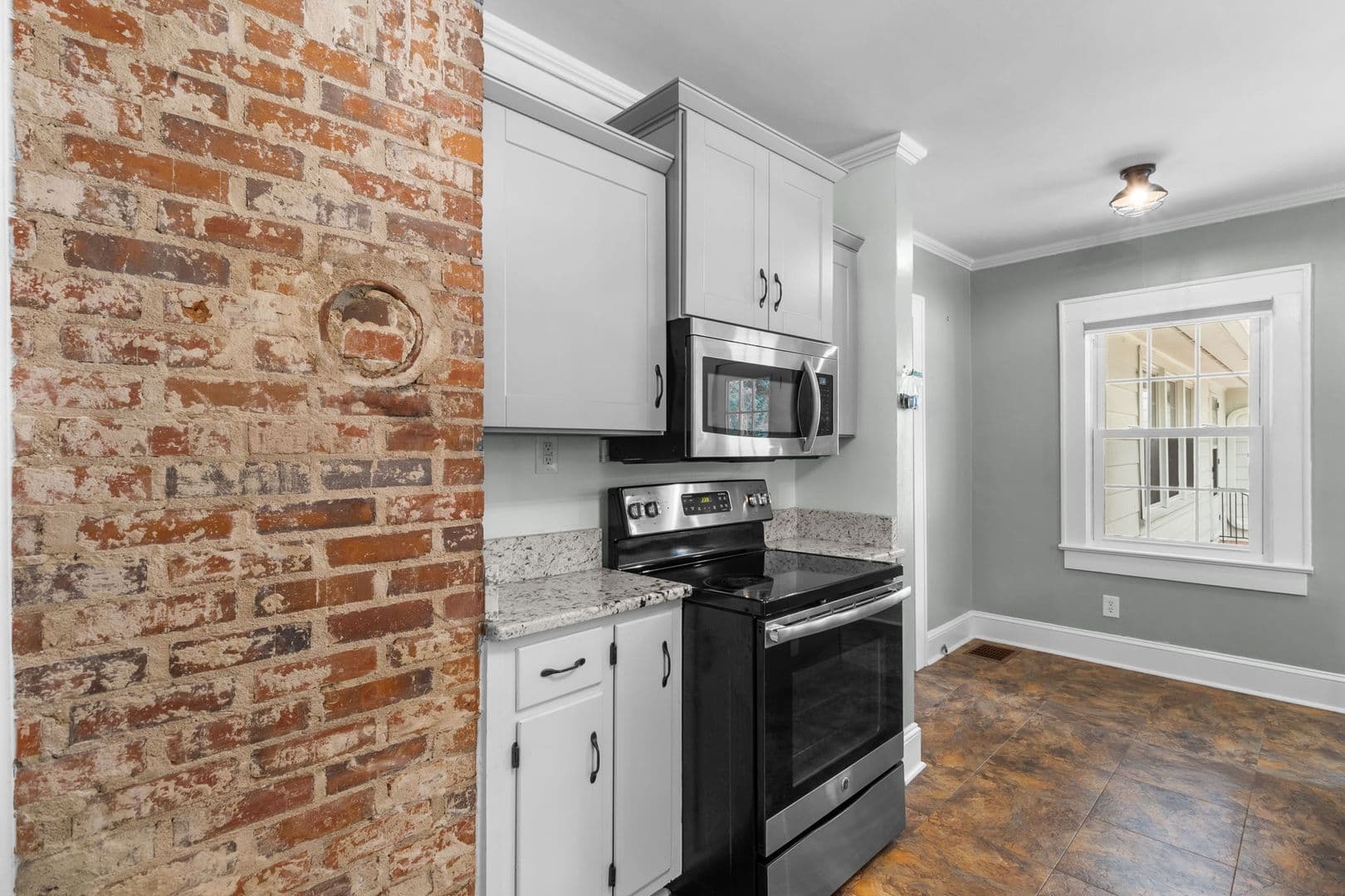 Fayetteville House: 415 Cape Fear Avenue