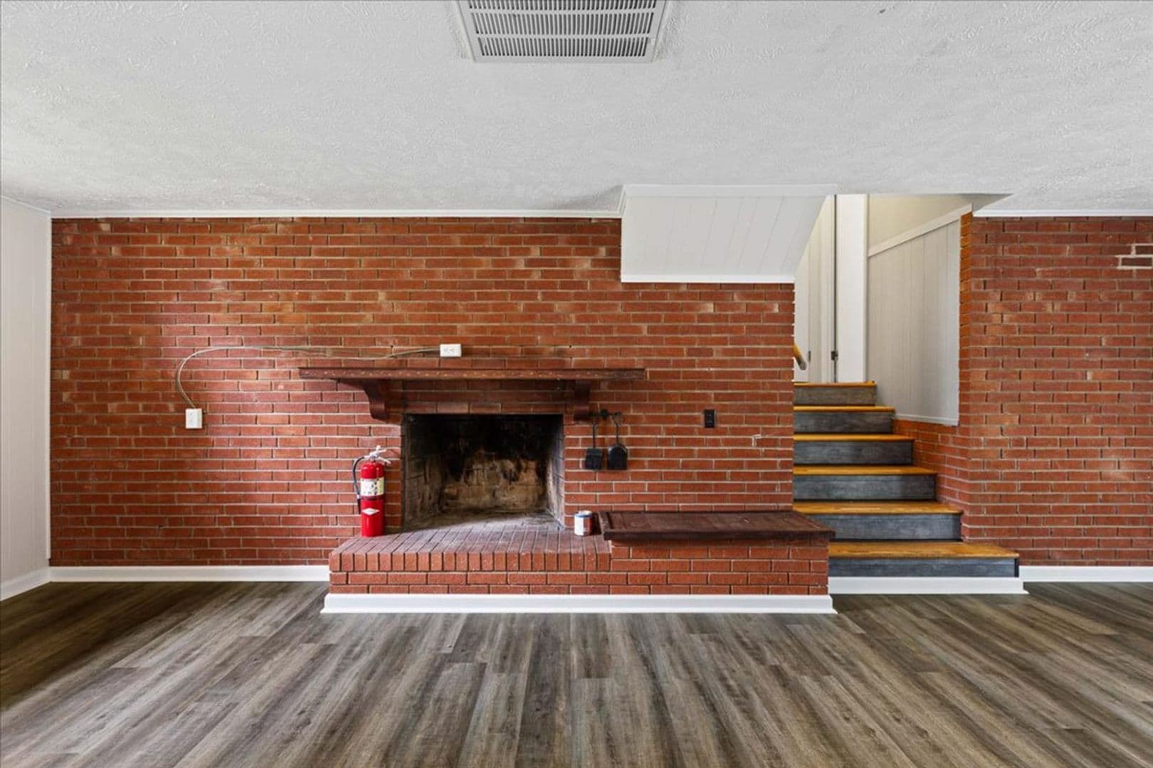 Fayetteville House: 1910 Faber Street