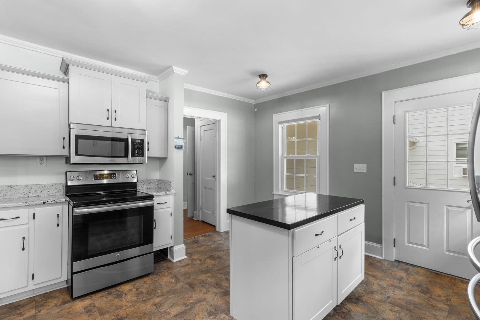 Fayetteville House: 415 Cape Fear Avenue