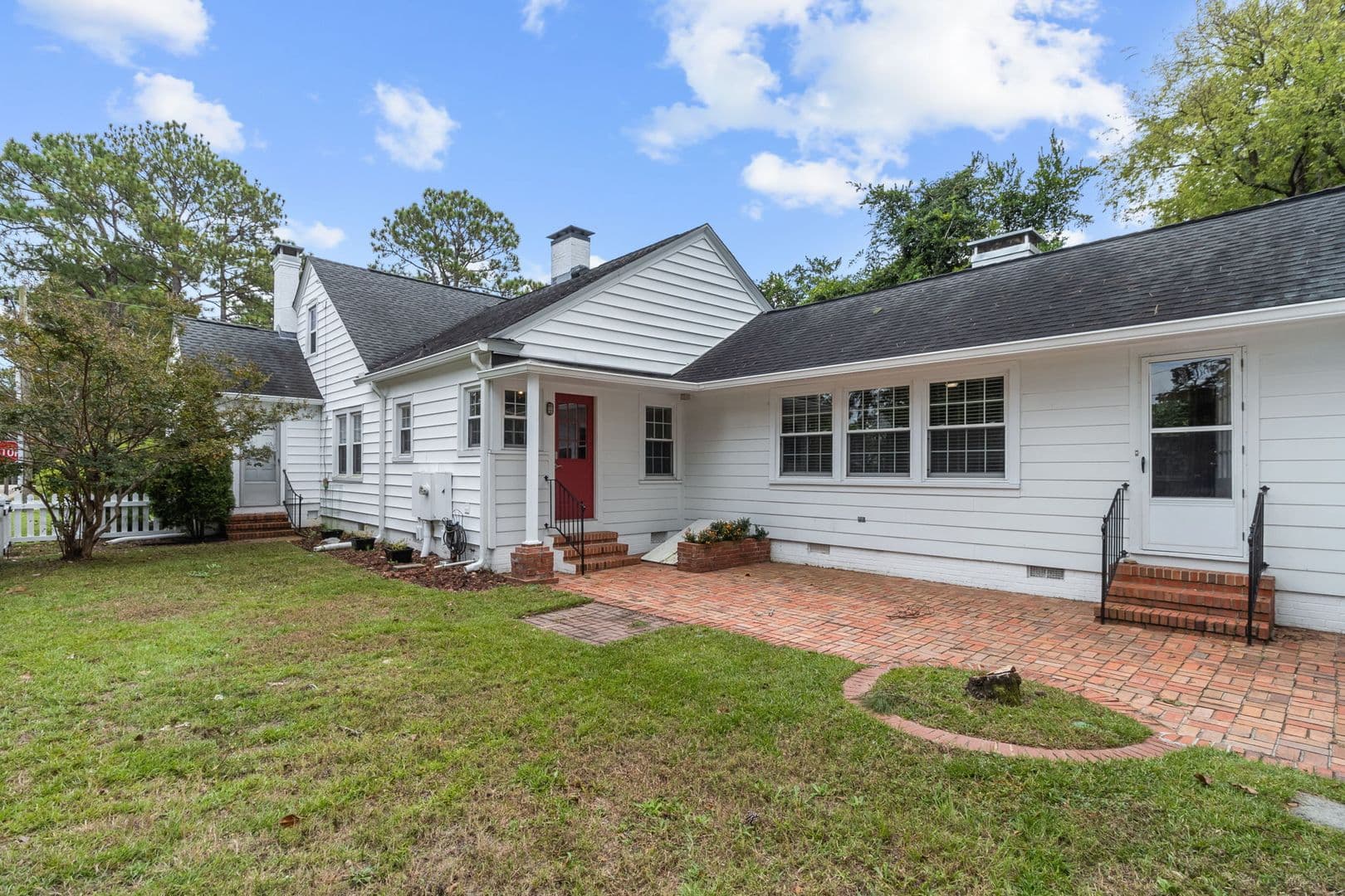 Fayetteville House: 415 Cape Fear Avenue