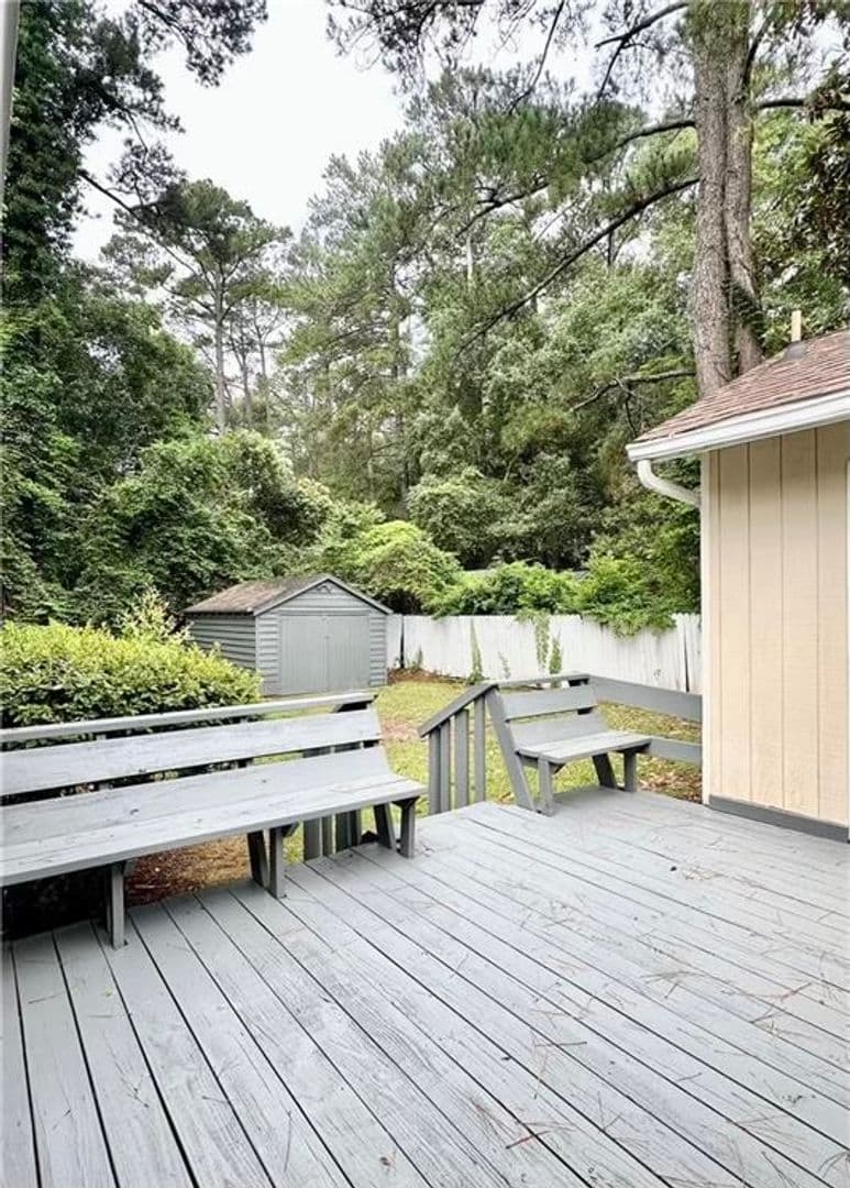 Fayetteville House: 211 Hull Road