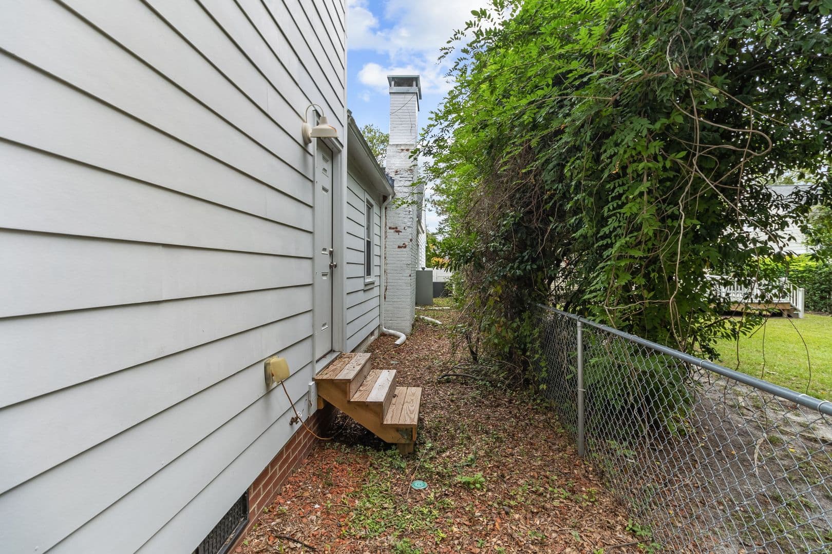 Fayetteville House: 415 Cape Fear Avenue