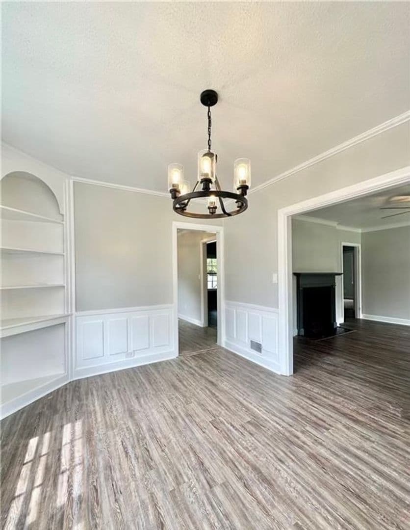 Fayetteville House: 211 Hull Road