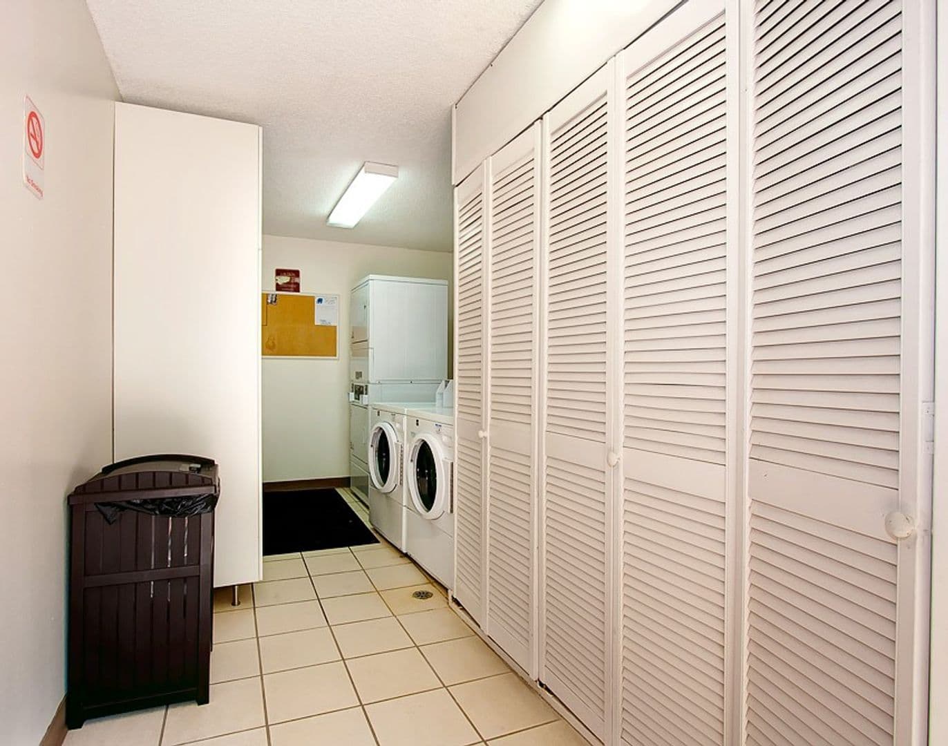 Del Mar Apartment: 510 Stratford Court