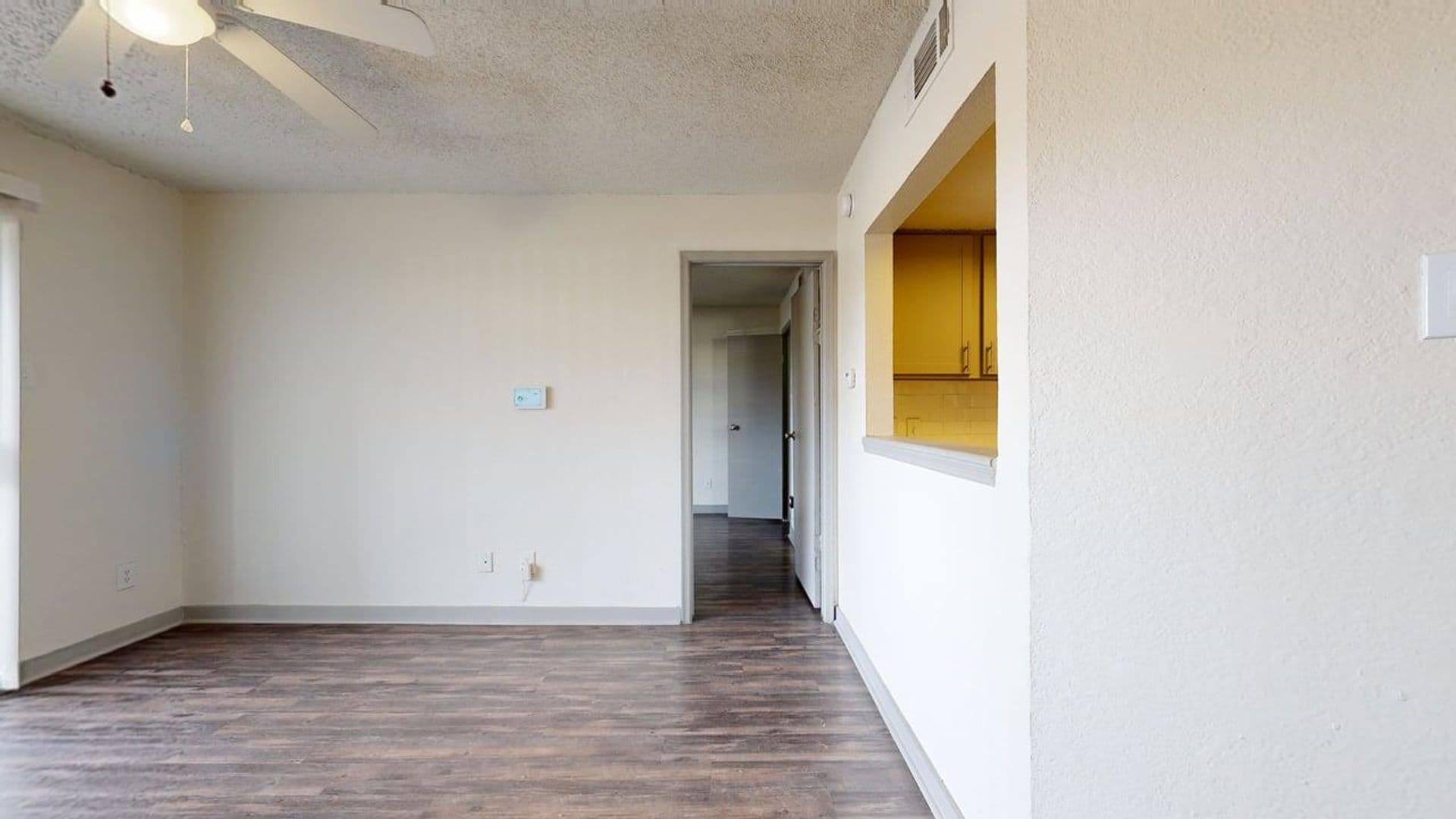 Dallas Apartment: 1720 John West Road