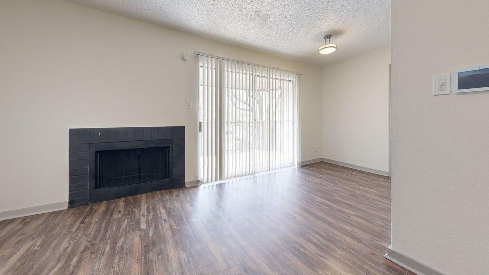 Dallas Apartment: 1720 John West Road