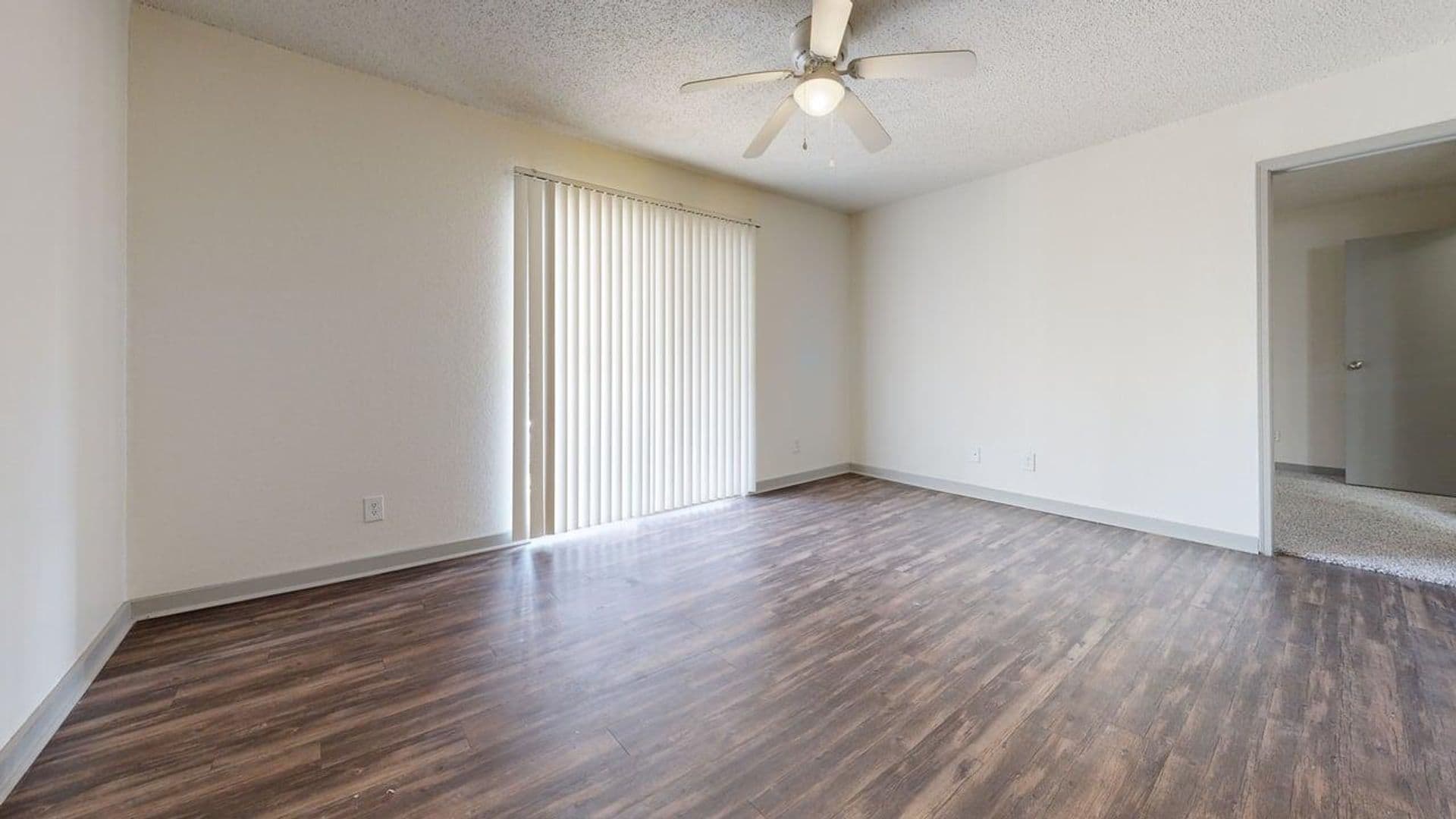 Dallas Apartment: 1720 John West Road