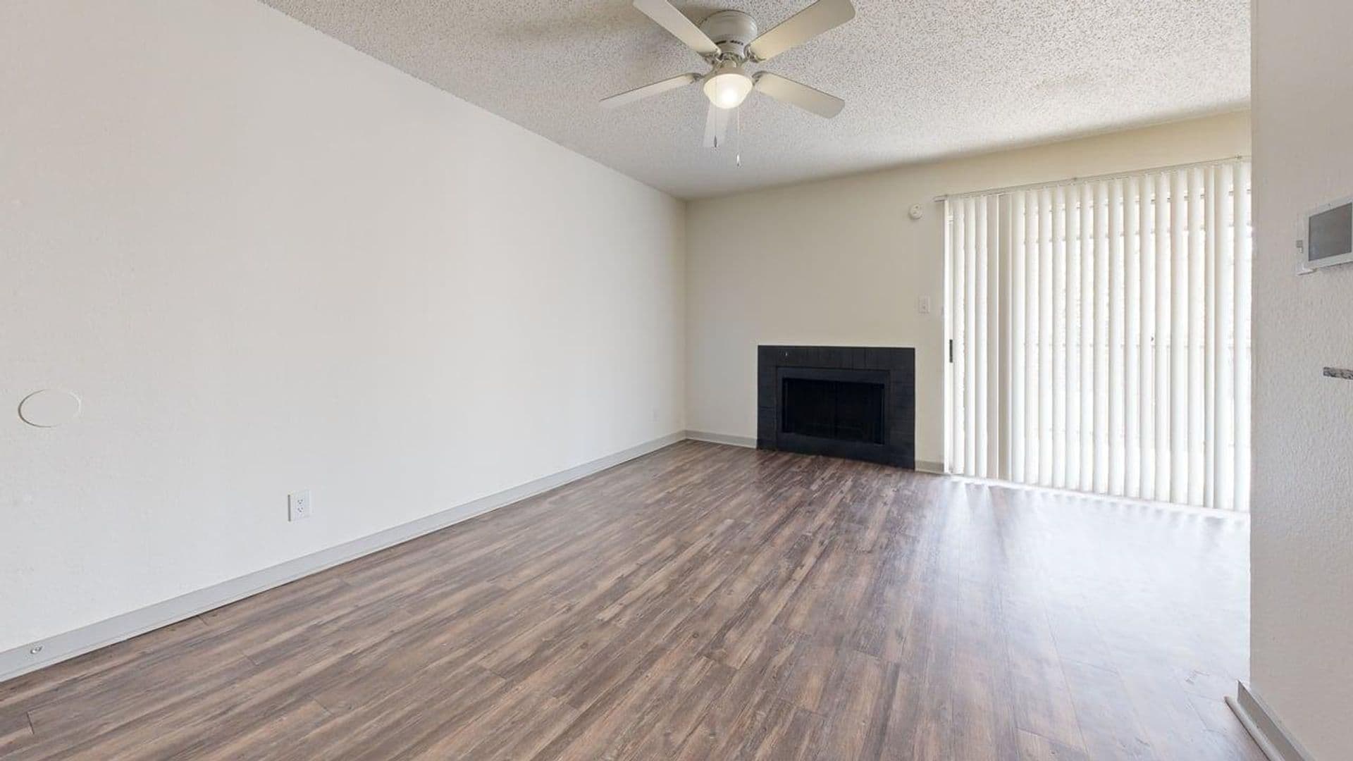 Dallas Apartment: 1720 John West Road