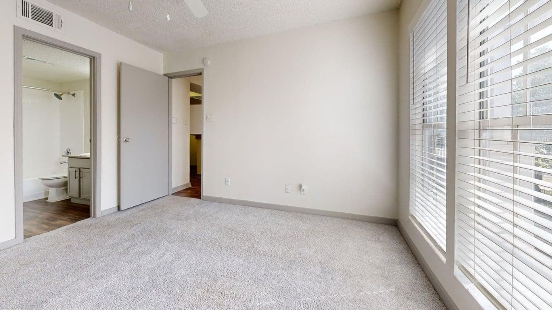 Dallas Apartment: 1720 John West Road