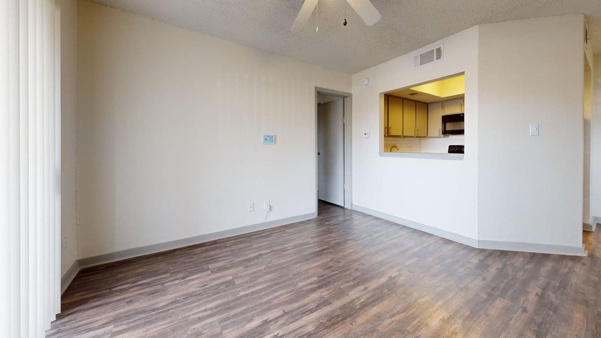 Dallas Apartment: 1720 John West Road