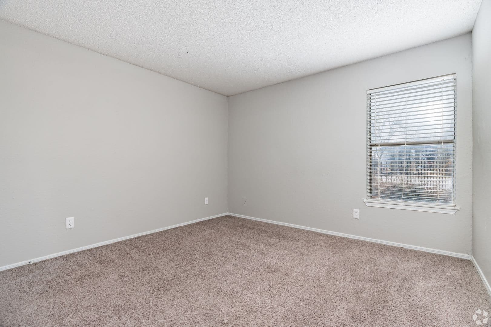 Denton Apartment: 1610 E. McKinney St,