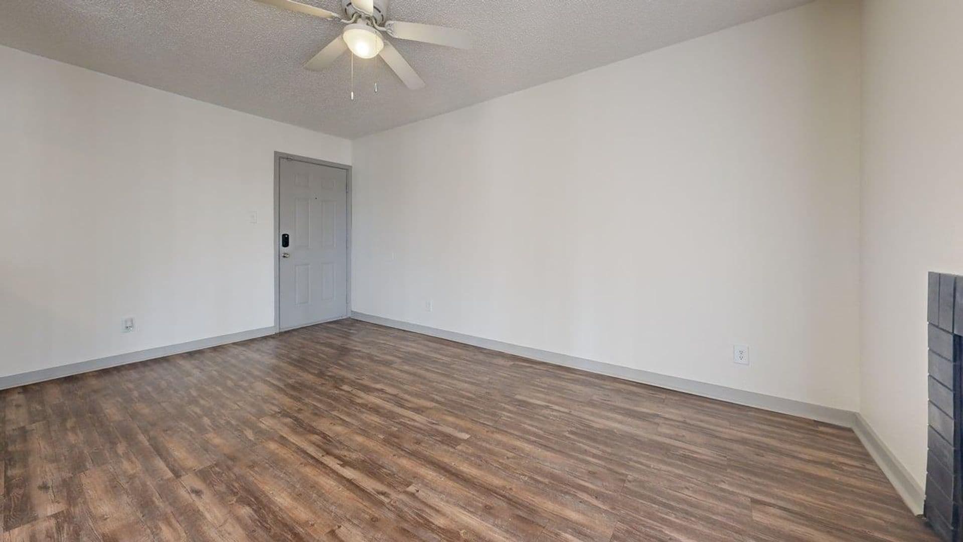 Dallas Apartment: 1720 John West Road