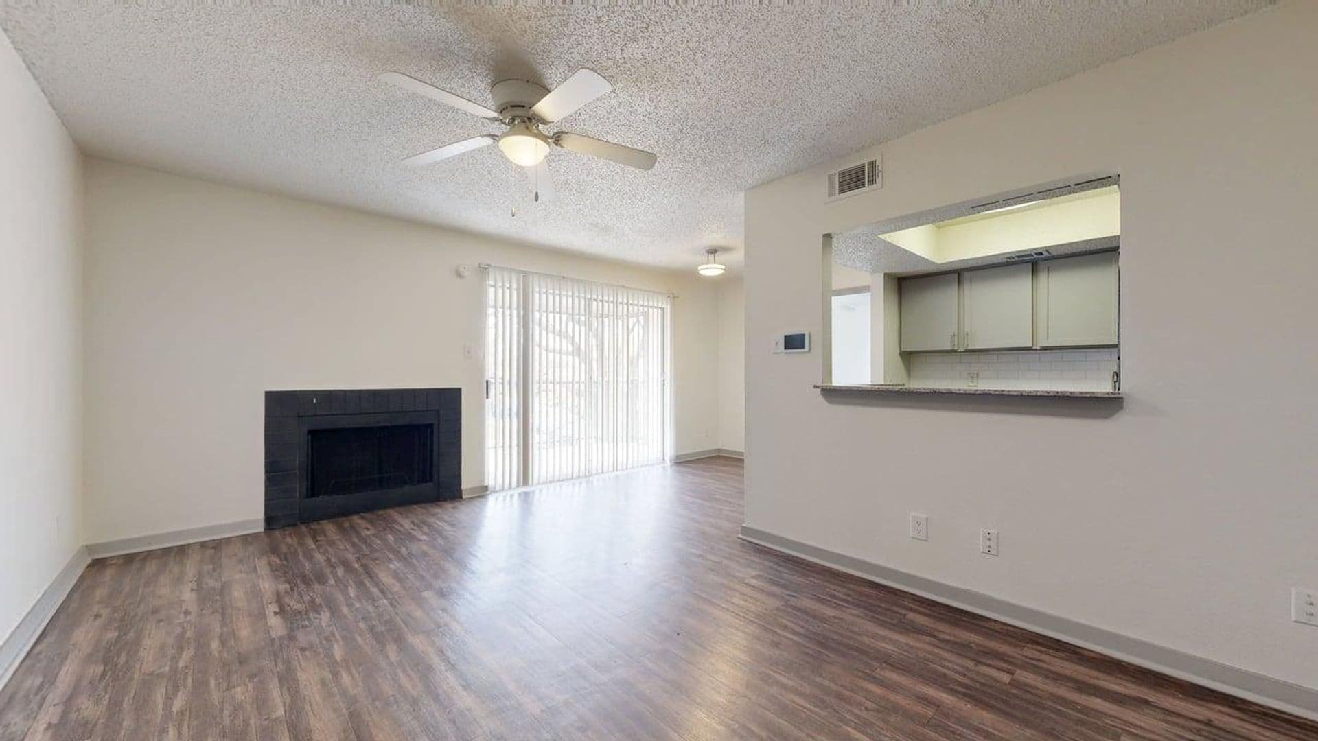 Dallas Apartment: 1720 John West Road