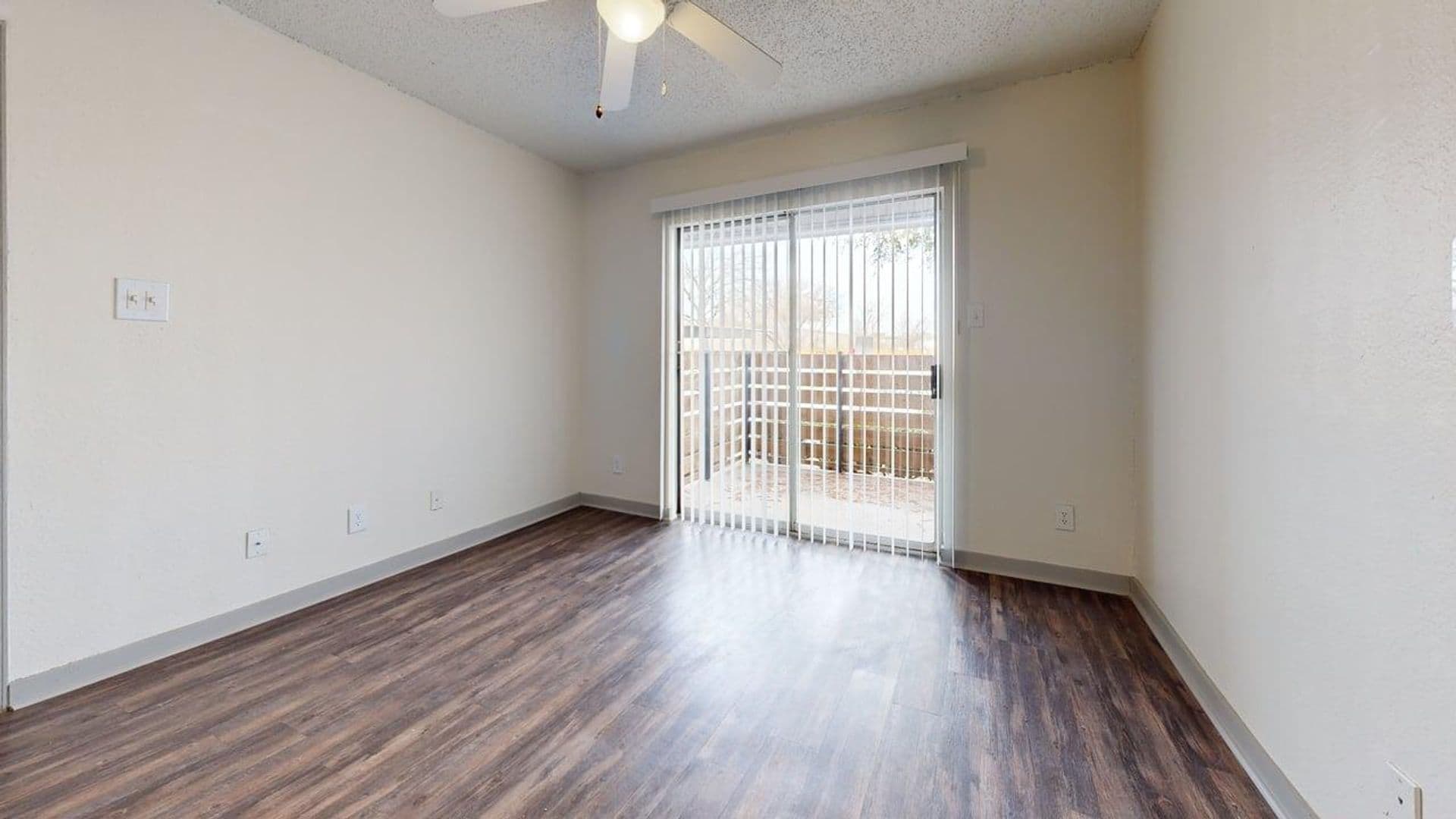 Dallas Apartment: 1720 John West Road