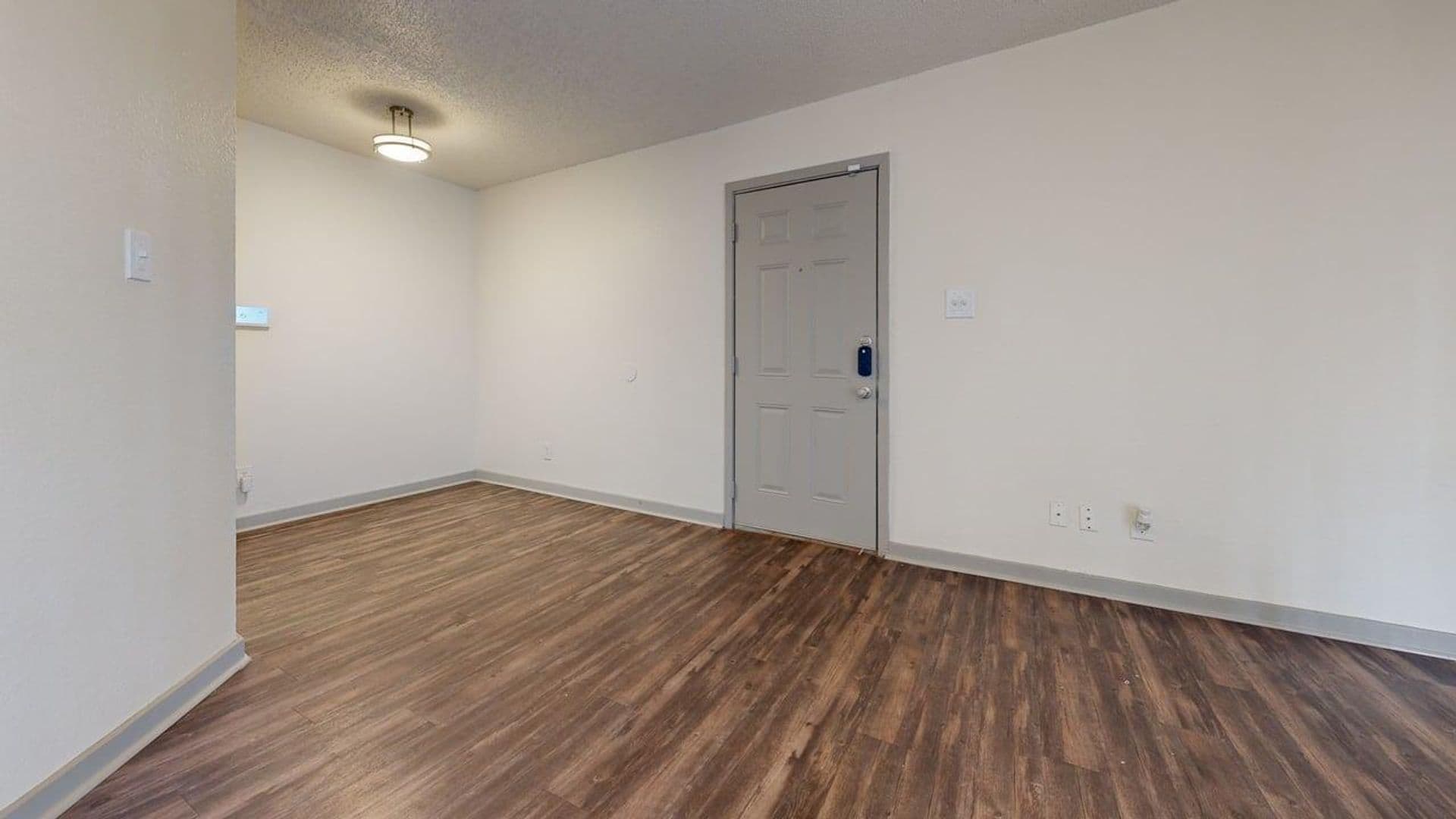 Dallas Apartment: 1720 John West Road