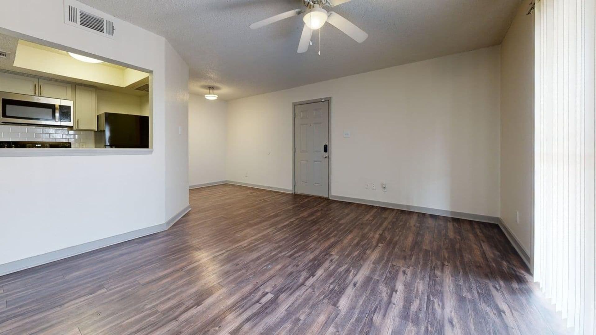 Dallas Apartment: 1720 John West Road
