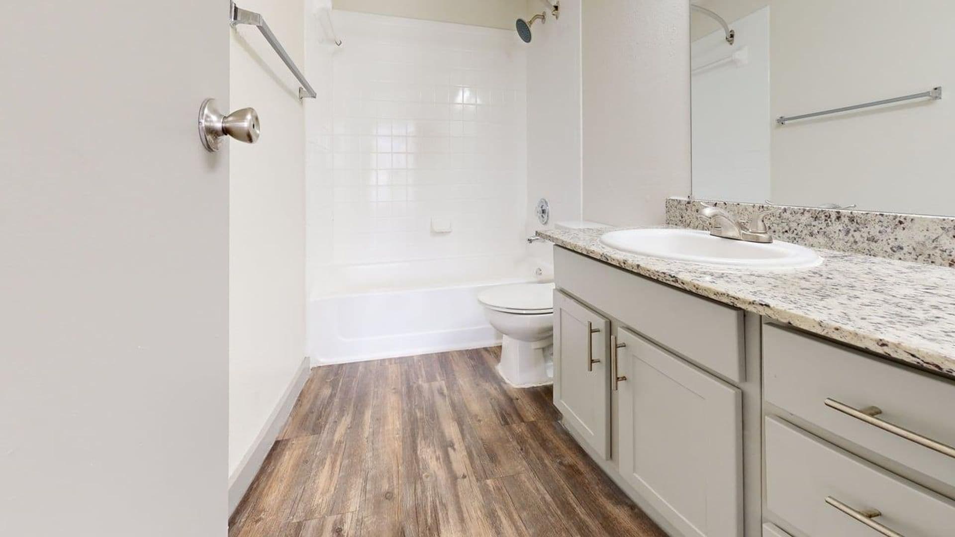 Dallas Apartment: 1720 John West Road