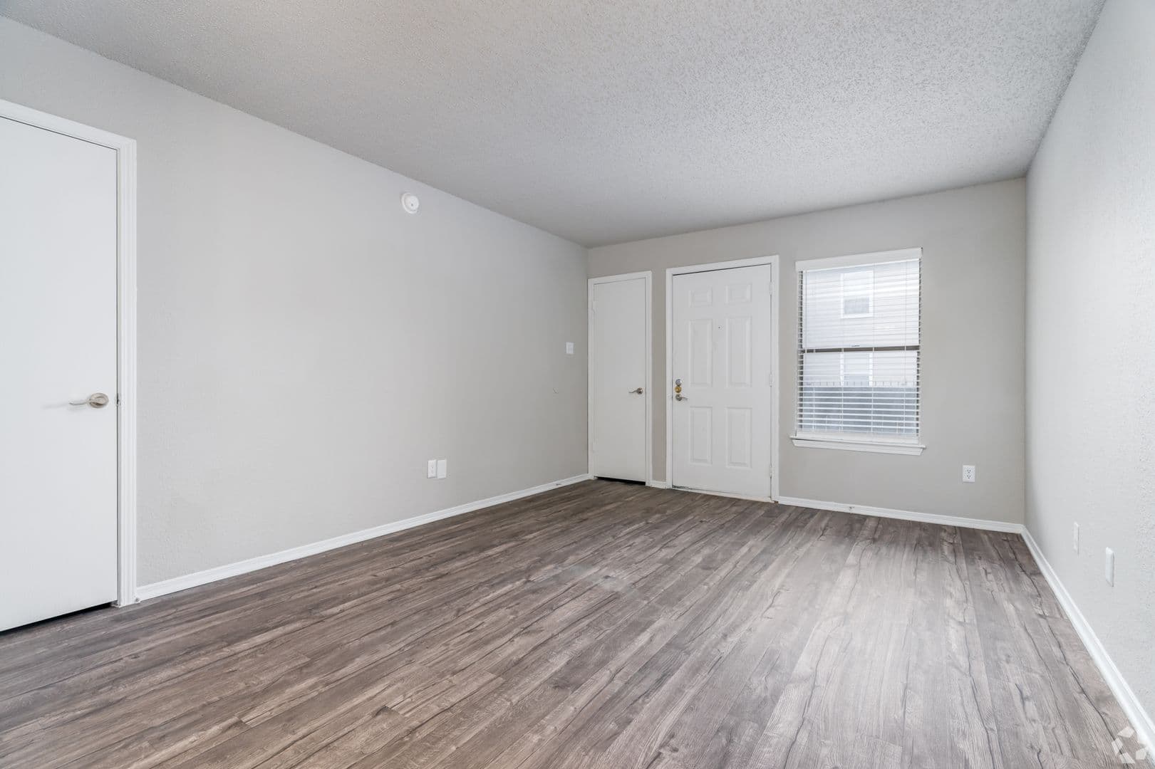 Denton Apartment: 1610 E. McKinney St,