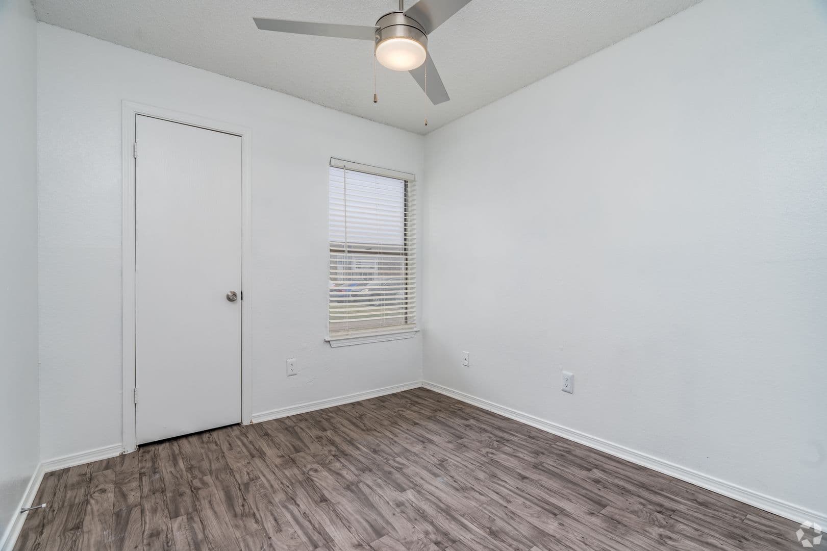 Denton Apartment: 1610 E. McKinney St,