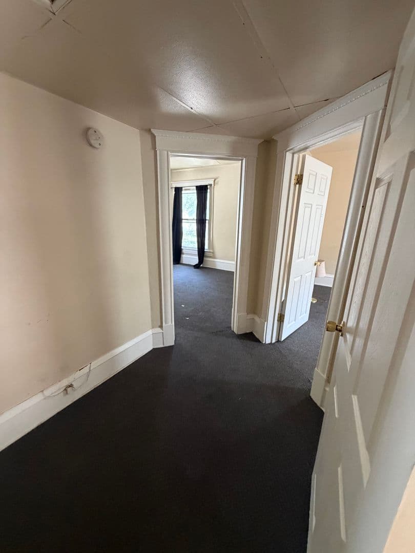 Decatur Apartment: 1527 N Main