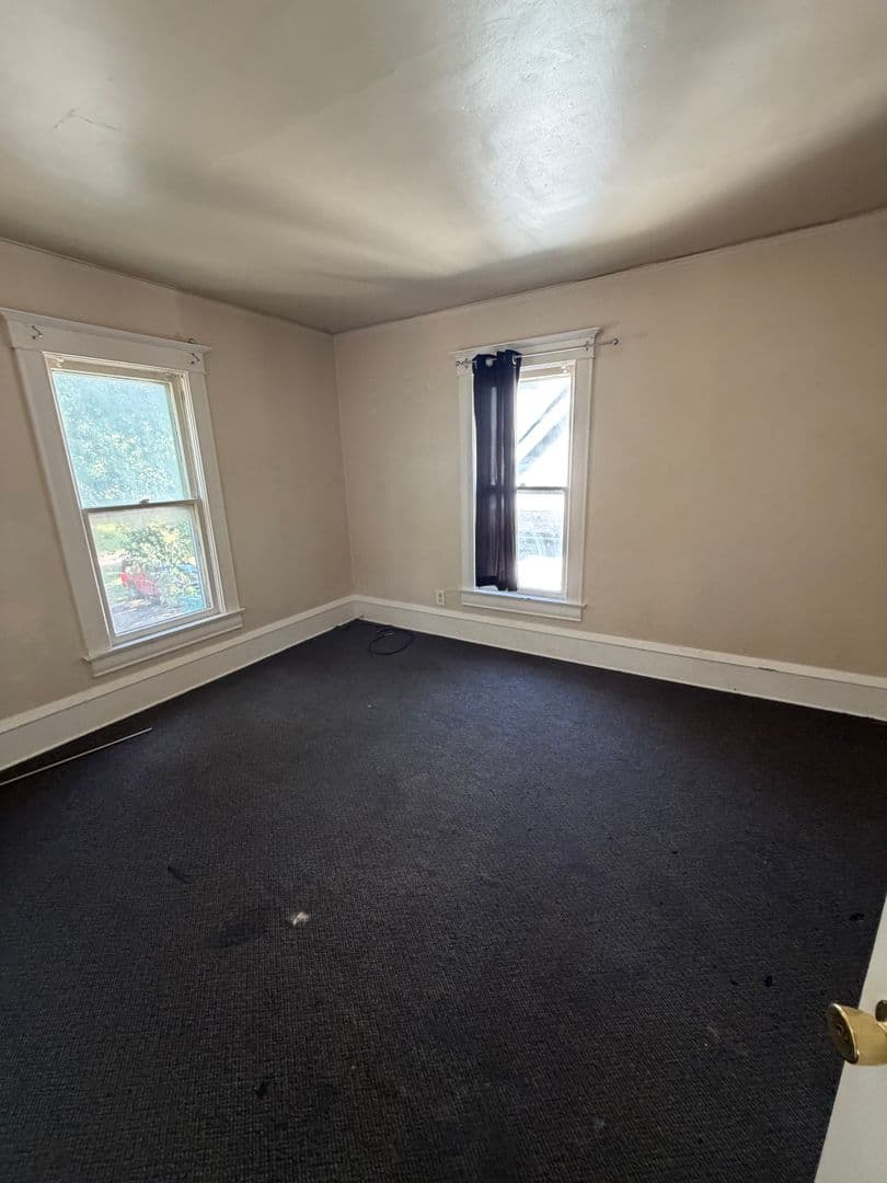 Decatur Apartment: 1527 N Main