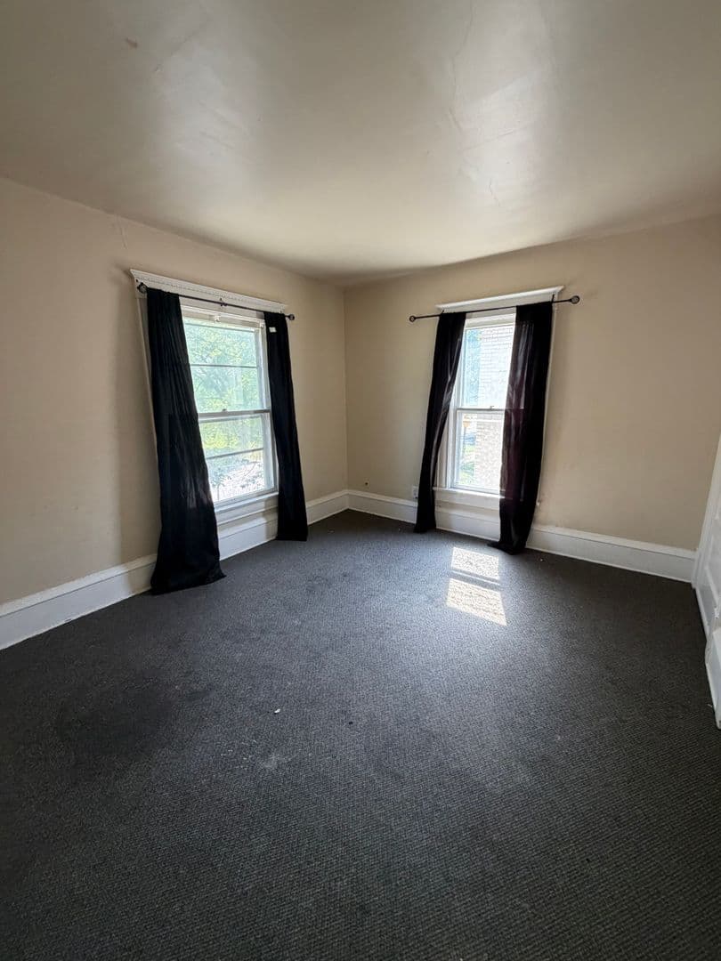 Decatur Apartment: 1527 N Main
