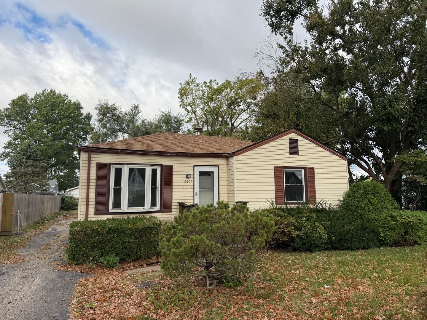 Springfield House: 3207 Butler St