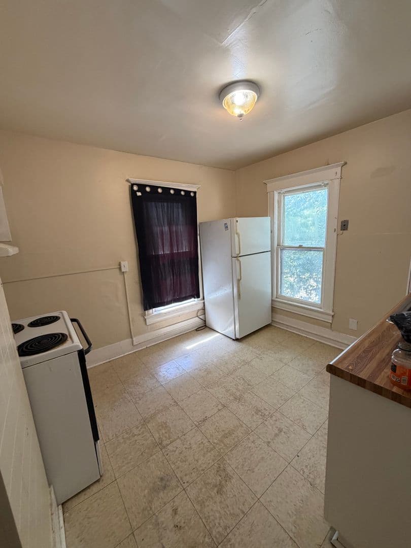 Decatur Apartment: 1527 N Main