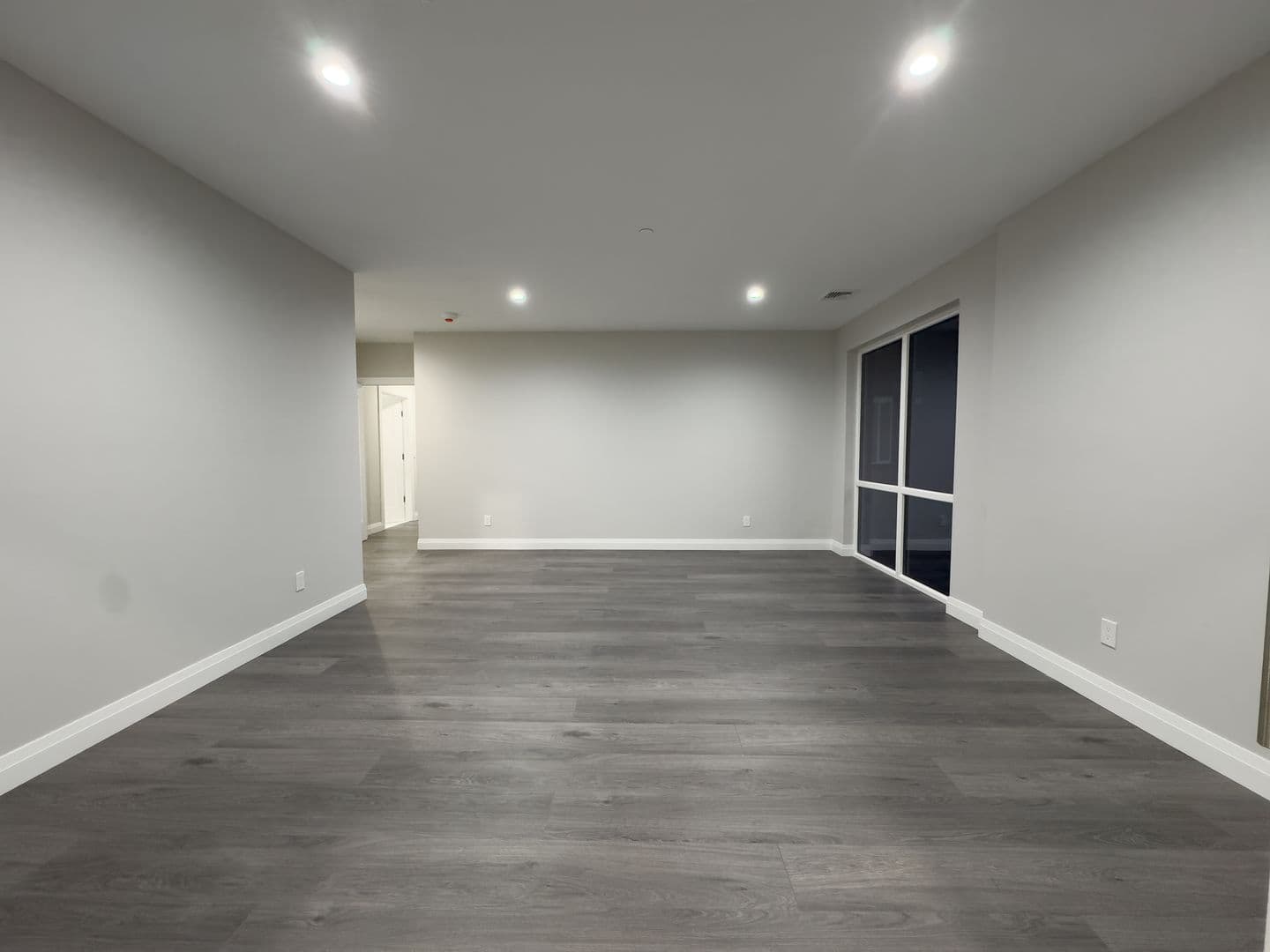 Mineola Apartment: 101 Searing Ave