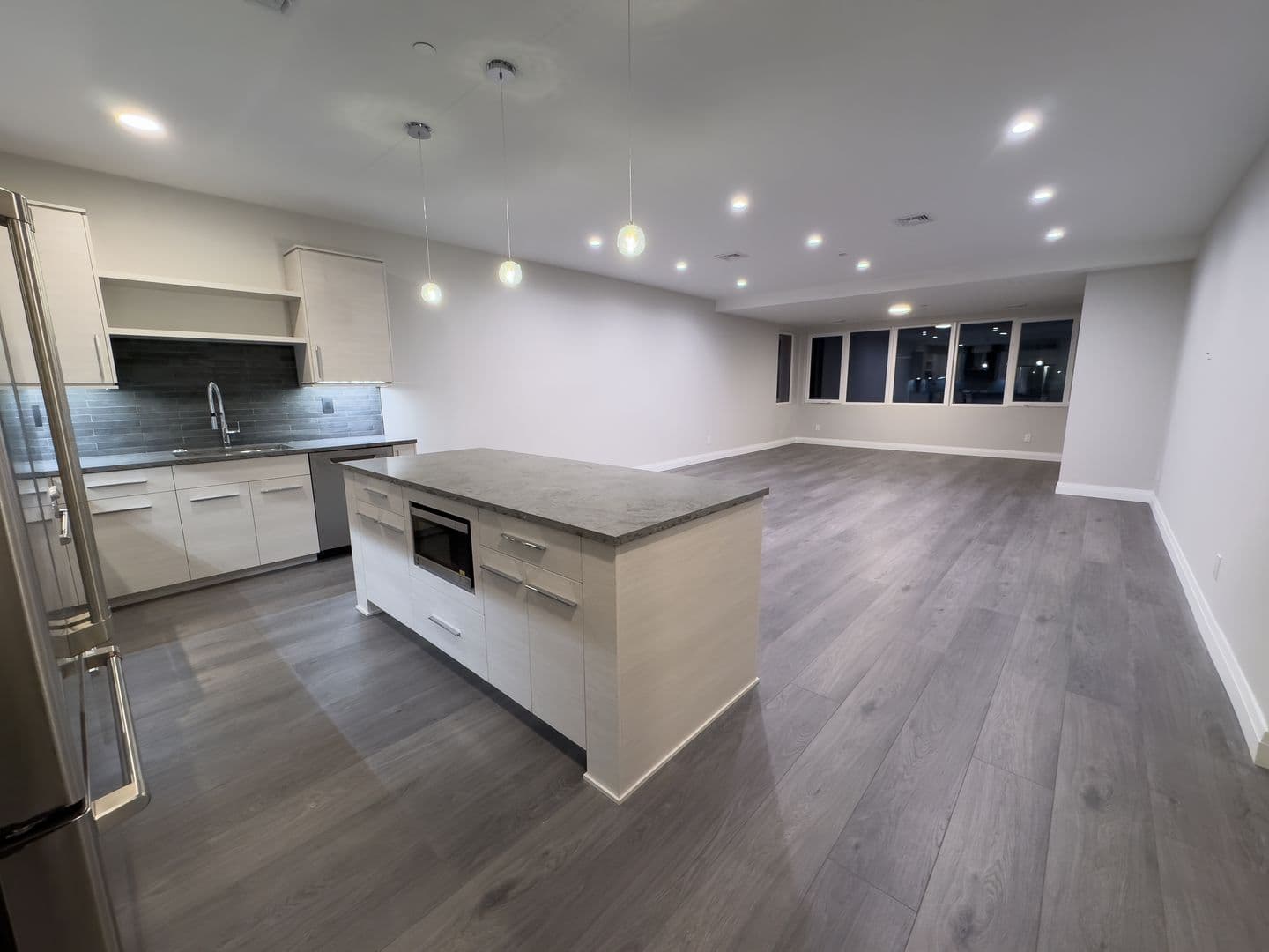 Mineola Apartment: 101 Searing Ave
