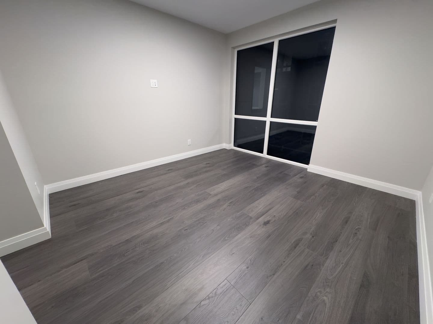 Mineola Apartment: 101 Searing Ave