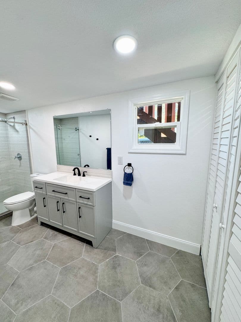 Clermont Condo: 439 Carroll Street