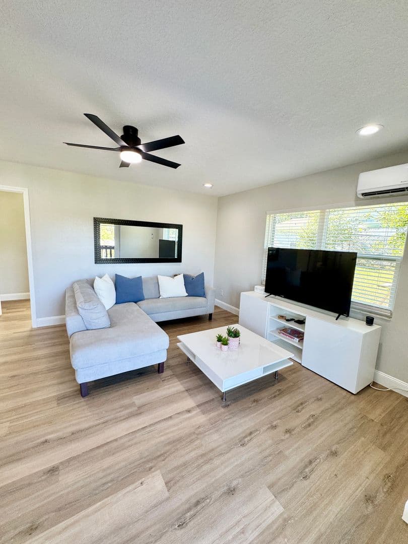 Clermont Condo: 439 Carroll Street