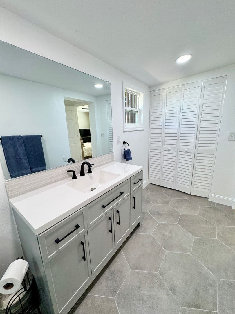 Clermont Condo: 439 Carroll Street