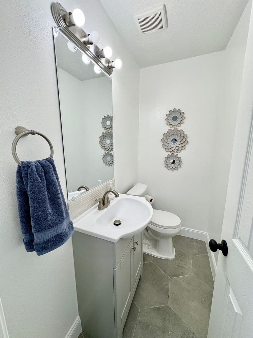 Clermont Condo: 439 Carroll Street