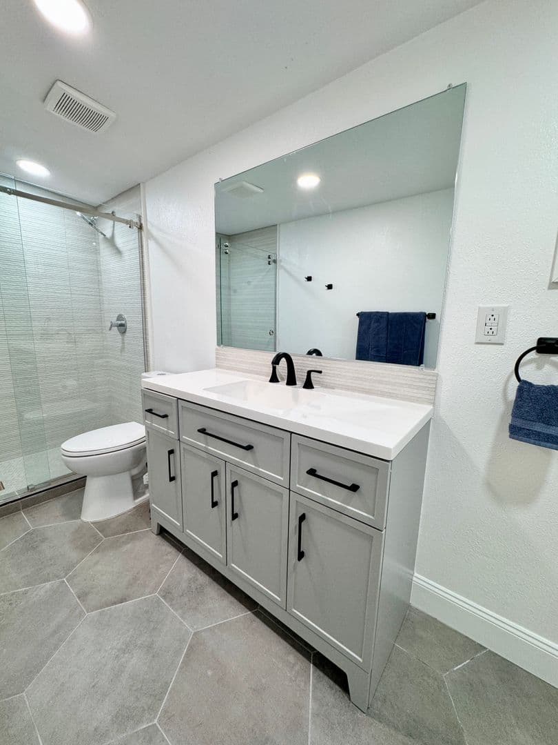 Clermont Condo: 439 Carroll Street