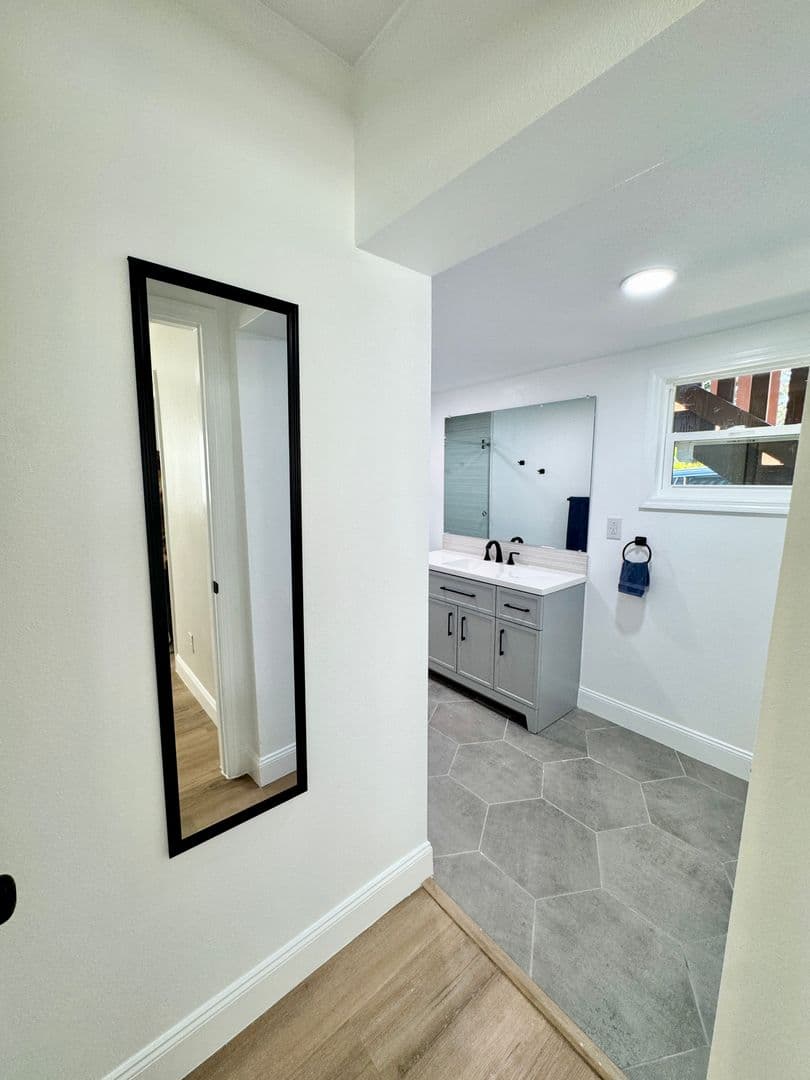 Clermont Condo: 439 Carroll Street