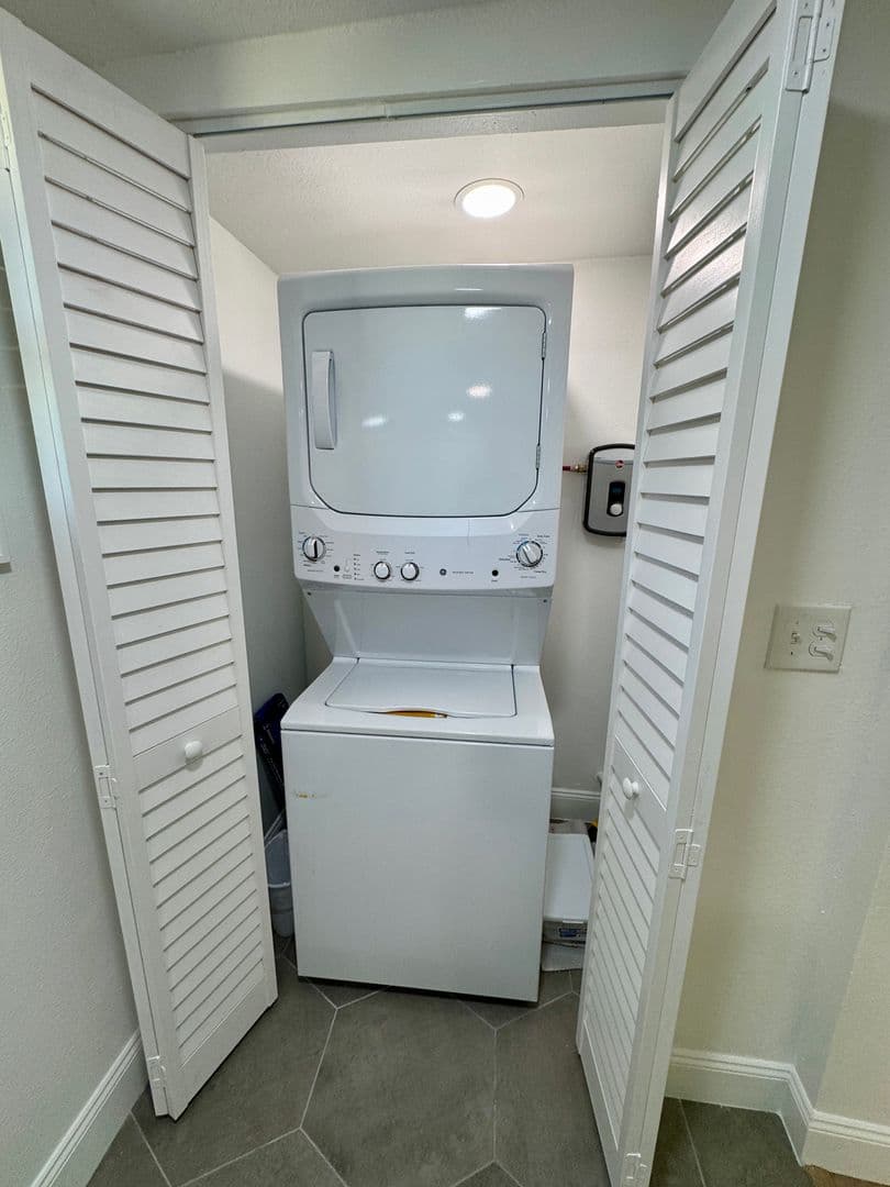 Clermont Condo: 439 Carroll Street