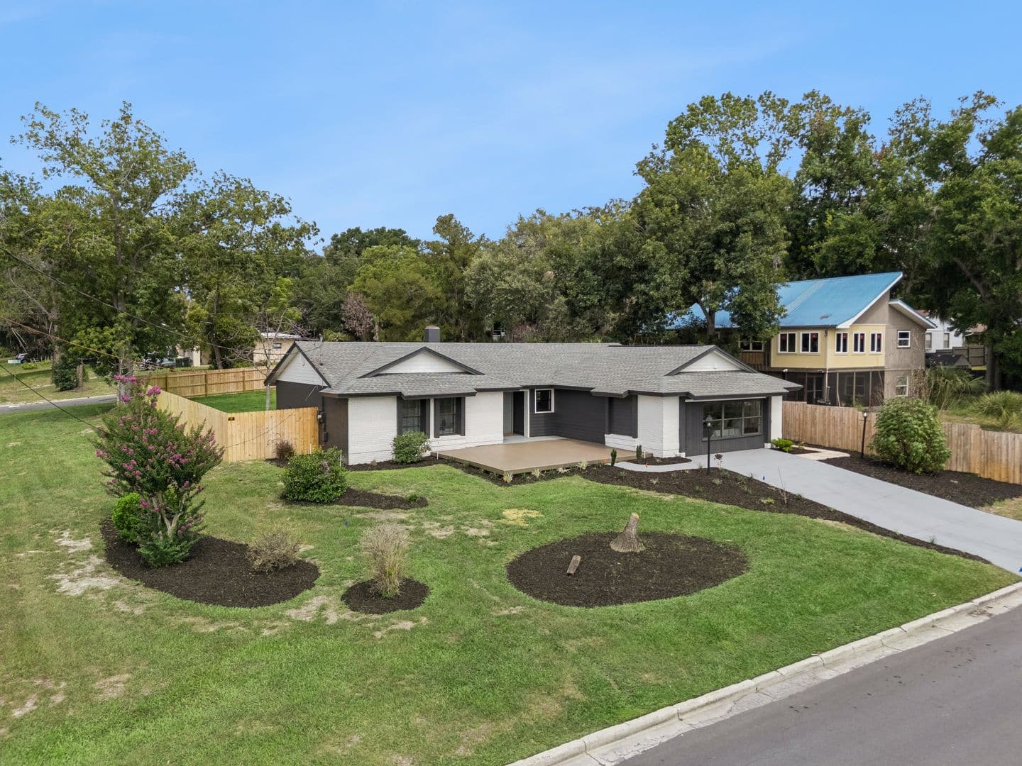 Clermont House: 1500 West Ave